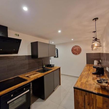 Apt Moderne En Plein Centre-Ville Saint-Claude Zewnętrze zdjęcie